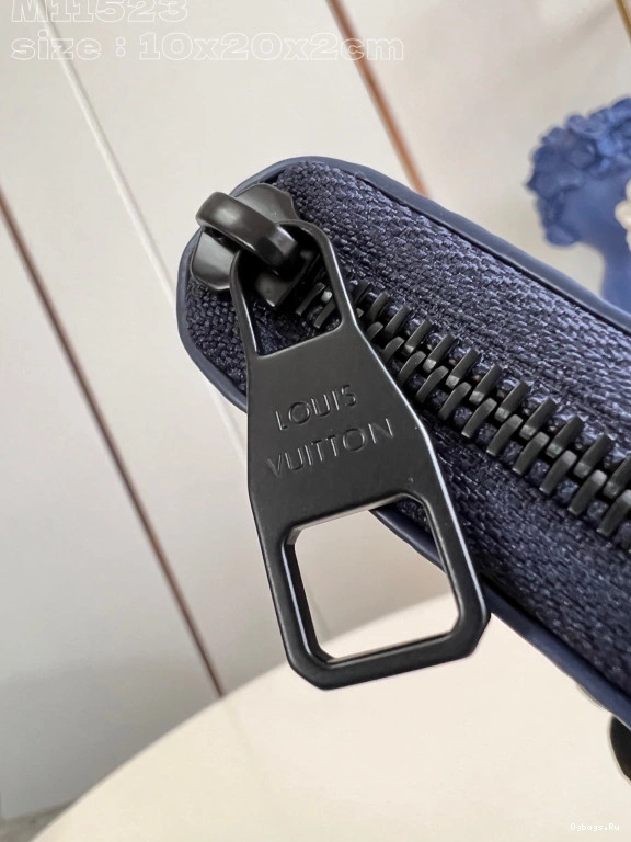 LOUIS VUITTON ZIPPY WALLET-10*20*2 cm 0404